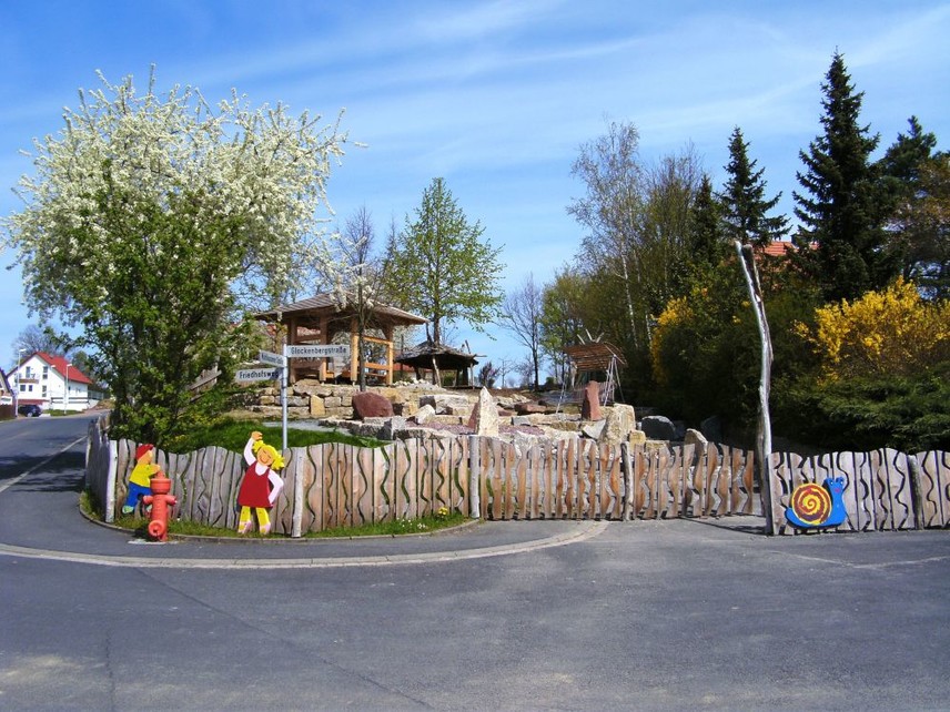 Mehrgenerationenspielplatz "Am Glockenberg / Am Hochbehälter"